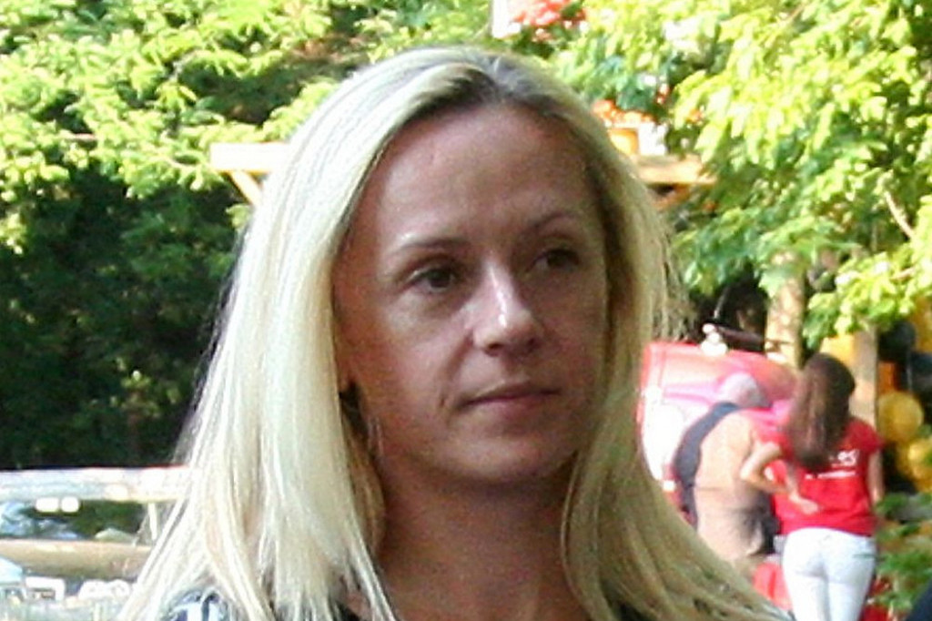 Nemoj da plačeš, tata je samo umro: Ispovest udovice legendarnog pevača Nemoj da plačeš, tata je samo umro: Ispovest udovice legendarnog pevača