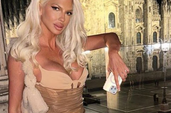 Jelena Karleuša u čizmama za kojima su žene poludele: Super praktične, udobne, a definicija luksuza Jelena Karleuša u čizmama za kojima su žene poludele: Super praktične, udobne, a definicija luksuza