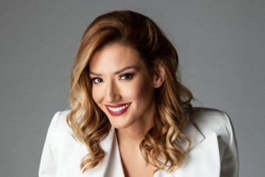 Svekar mi je dao najbolji savet: Zlatno pravilo kog se Jovana Joksimović drži u vaspitanju Ane, Srne i Koste Svekar mi je dao najbolji savet: Zlatno pravilo kog se Jovana Joksimović drži u vaspitanju Ane, Srne i Koste