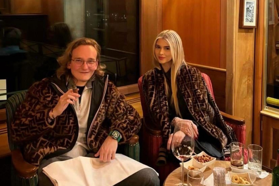 Na adresu ćerke Željka Mitrovića stigao poklon u vrednosti stana u Beogradu (FOTO) Na adresu ćerke Željka Mitrovića stigao poklon u vrednosti stana u Beogradu (FOTO)