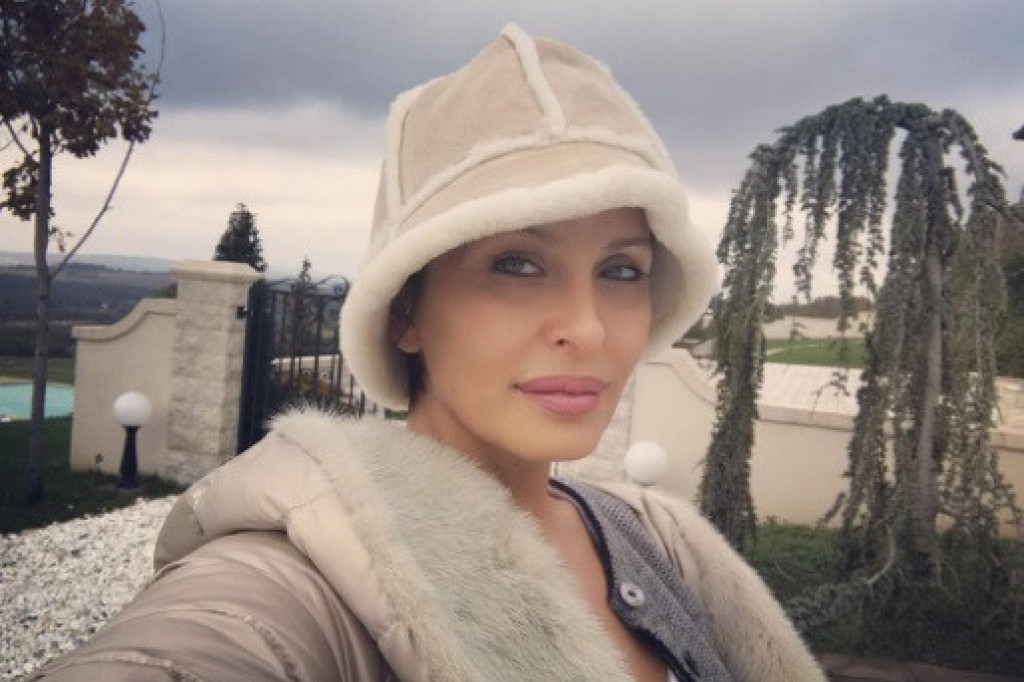 Elena Karaman o razlozima razlaza sa Peđom Mijatovićem: Živeli smo u malom stanu od 68 kvadrata (FOTO) Elena Karaman o razlozima razlaza sa Peđom Mijatovićem: Živeli smo u malom stanu od 68 kvadrata (FOTO)