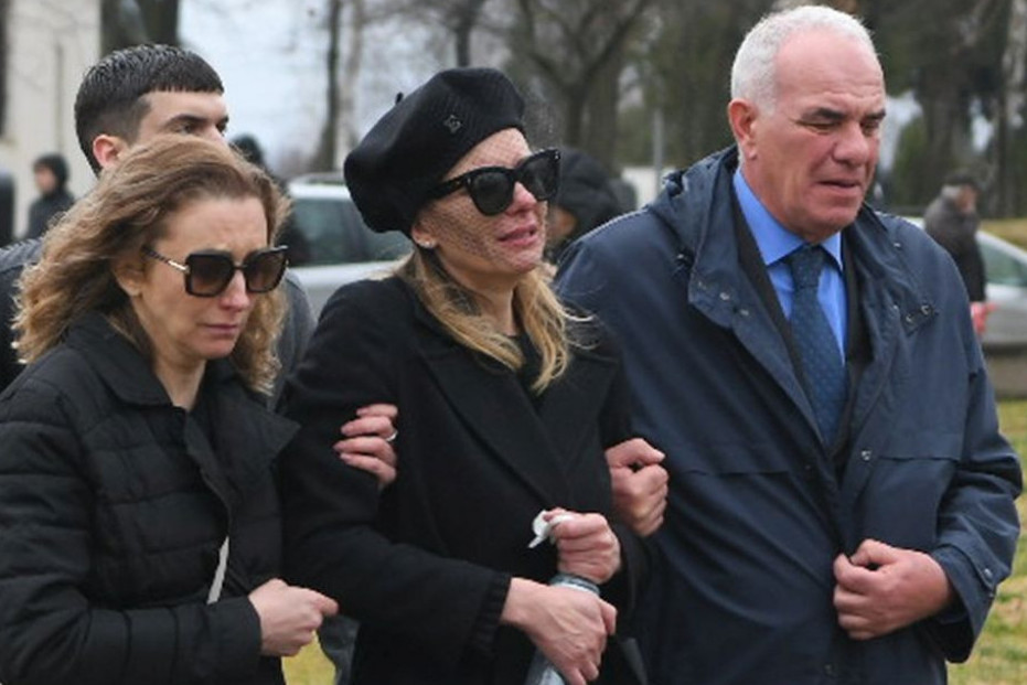 Simbolika je što je sahranjen danas: Dejan Milojević ispraćen na večni počinak Simbolika je što je sahranjen danas: Dejan Milojević ispraćen na večni počinak