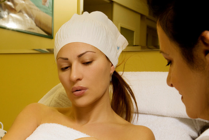 Smanjila je grudi zbog problema u kičmi, a sada i ovo... Ceca ne može da izdrži bol (FOTO) Smanjila je grudi zbog problema u kičmi, a sada i ovo... Ceca ne može da izdrži bol (FOTO)