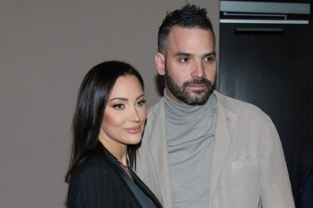 Nemoguće da je toliko stariji! Ovo je razlika u godinama između Aleksandre Prijović i Filipa Živojinovića Nemoguće da je toliko stariji! Ovo je razlika u godinama između Aleksandre Prijović i Filipa Živojinovića