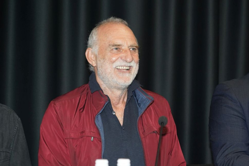 Lazar Ristovski Anicu obradovao najlepšim poklonom koji jedan muškarac može da daruje ženi! Lazar Ristovski Anicu obradovao najlepšim poklonom koji jedan muškarac može da daruje ženi!