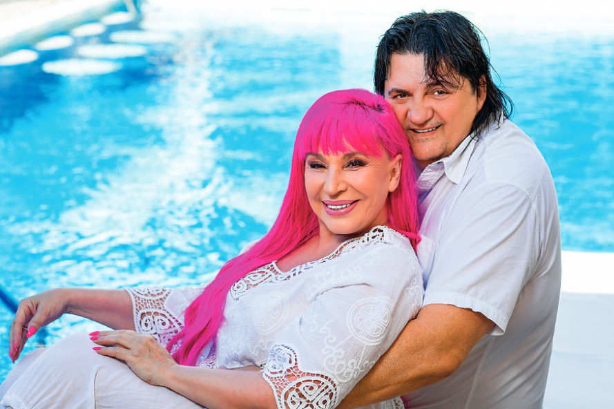 Prave svadbu nakon 40 godina ljubavi, a ovako su se upoznali Zorica i Kemiš Prave svadbu nakon 40 godina ljubavi, a ovako su se upoznali Zorica i Kemiš