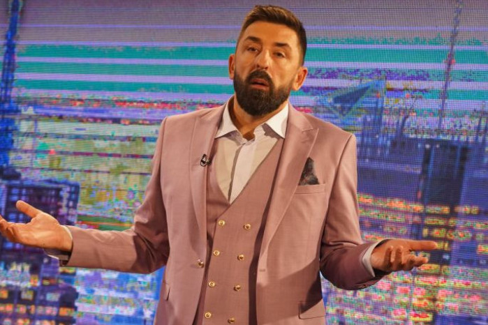 Amidžić objavio sliku trudne supruge, svi komentarišu da ne liči na sebe: Mina mu nikad neće oprostiti Amidžić objavio sliku trudne supruge, svi komentarišu da ne liči na sebe: Mina mu nikad neće oprostiti