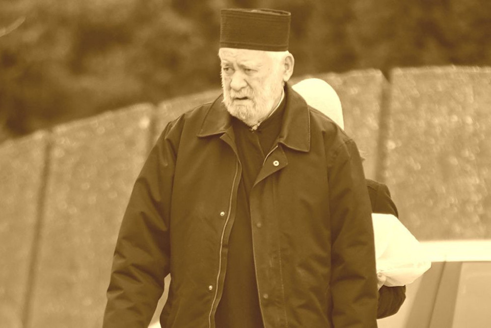 Jeste muka, jeste žalost, jeste neprebol: Šest godina nakon smrti sina Nebojše, umro Milovan Glogovac Jeste muka, jeste žalost, jeste neprebol: Šest godina nakon smrti sina Nebojše, umro Milovan Glogovac