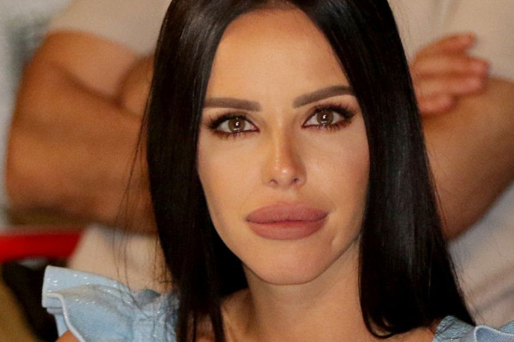 Tri carska reza ostavila posledice: Bogdana Ražnatović u bikiniju dva meseca od porođaja (FOTO) Tri carska reza ostavila posledice: Bogdana Ražnatović u bikiniju dva meseca od porođaja (FOTO)