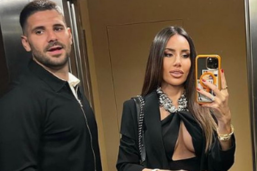 Kristina Mitrović nosi najlepše prolećne cipele:  Udobne, praktične, a definicija čistog luksuza (FOTO) Kristina Mitrović nosi najlepše prolećne cipele:  Udobne, praktične, a definicija čistog luksuza (FOTO)