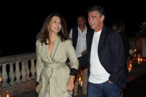 Glumica nije znala da je snimaju: Evo kakav brak zapravo imaju Nataša Ninković i Nenad Šarenac (FOTO) Glumica nije znala da je snimaju: Evo kakav brak zapravo imaju Nataša Ninković i Nenad Šarenac (FOTO)