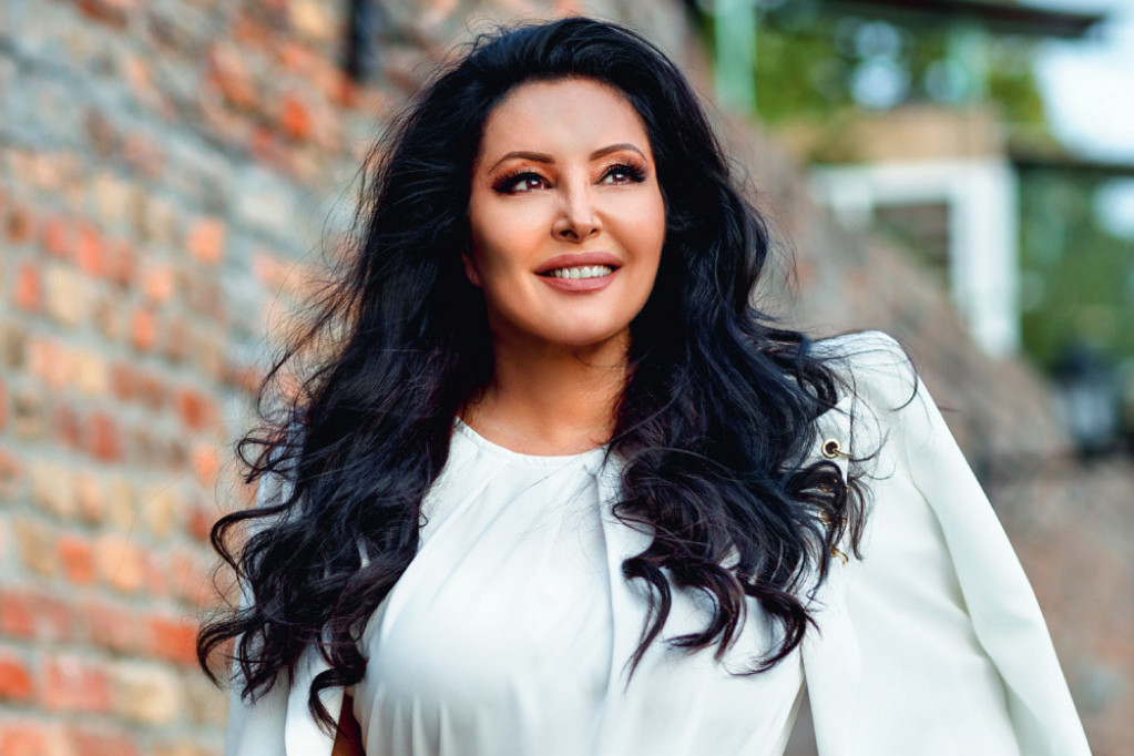 Stigla mala Ksenija! Dragana Mirković postala baka Stigla mala Ksenija! Dragana Mirković postala baka