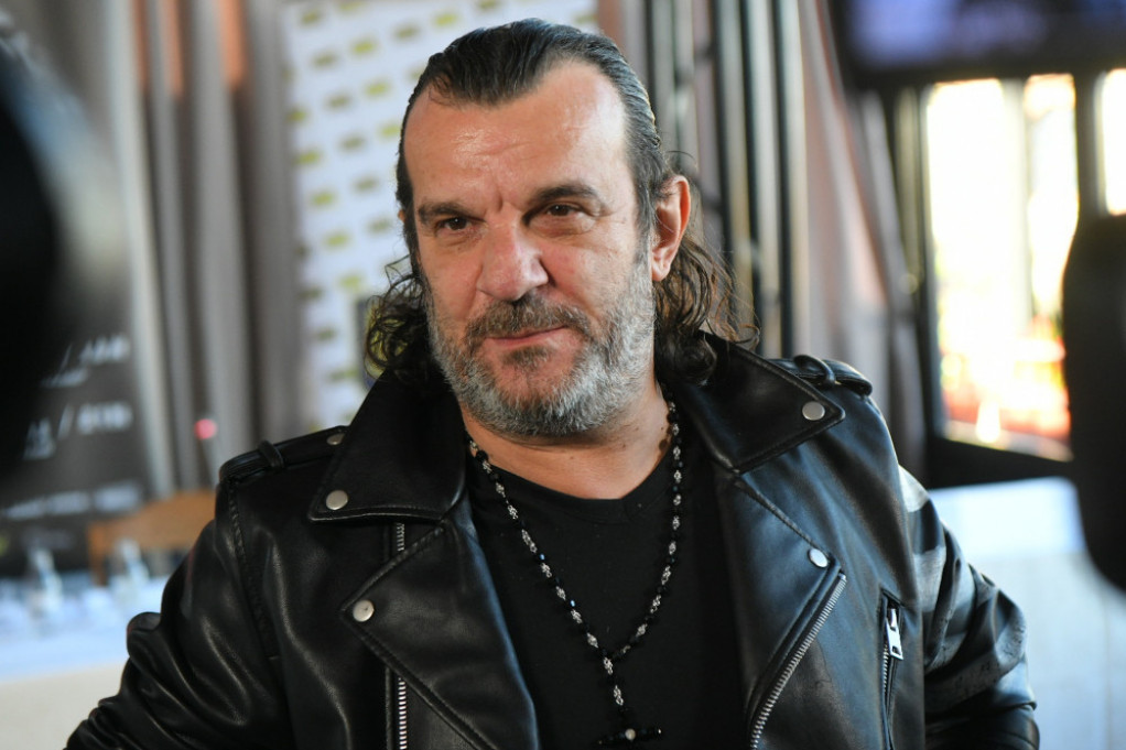 Aca Lukas na dan svadbe prevario trudnu ženu: Moja bivša posle toga joj je čestitala Aca Lukas na dan svadbe prevario trudnu ženu: Moja bivša posle toga joj je čestitala