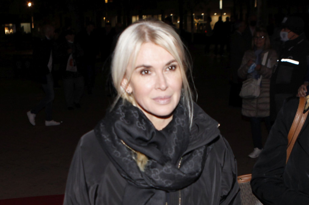 Ćerka Olivere Jovićević je kao foto-model! Malo ko zna ko joj je otac: Stradao je iste godine kad i deda (FOTO) Ćerka Olivere Jovićević je kao foto-model! Malo ko zna ko joj je otac: Stradao je iste godine kad i deda (FOTO)