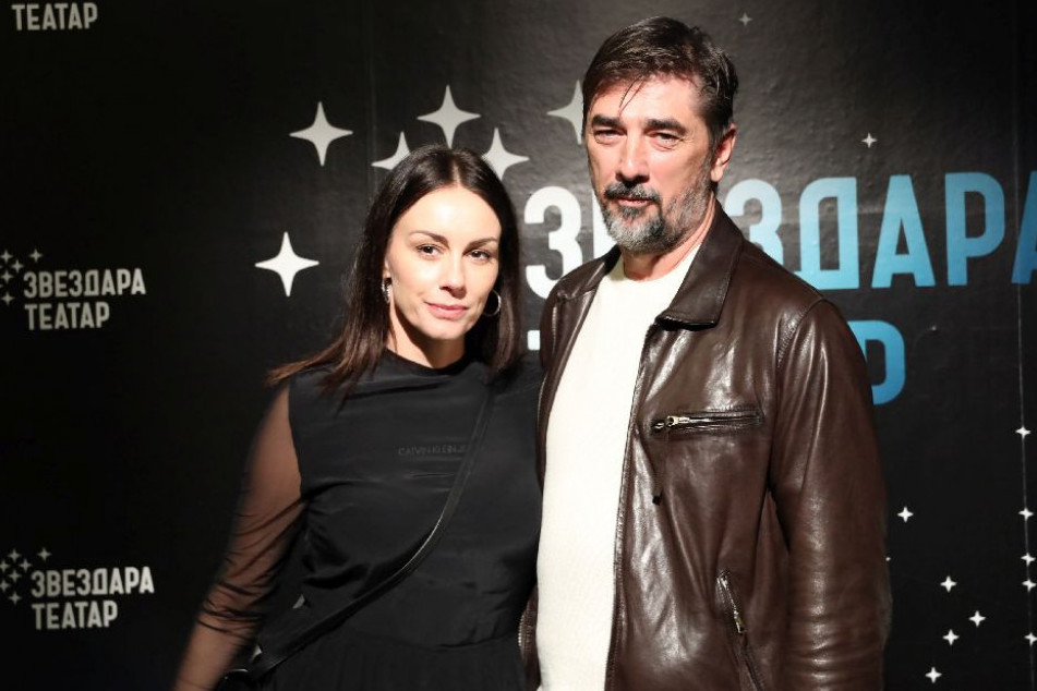 Ćerke Slobode Mićalović i Vojina Ćetkovića prvi put u javnosti bez roditelja: Sve oči uprte u njih, a o vaspitanju se naširoko priča (FOTO) Ćerke Slobode Mićalović i Vojina Ćetkovića prvi put u javnosti bez roditelja: Sve oči uprte u njih, a o vaspitanju se naširoko priča (FOTO)