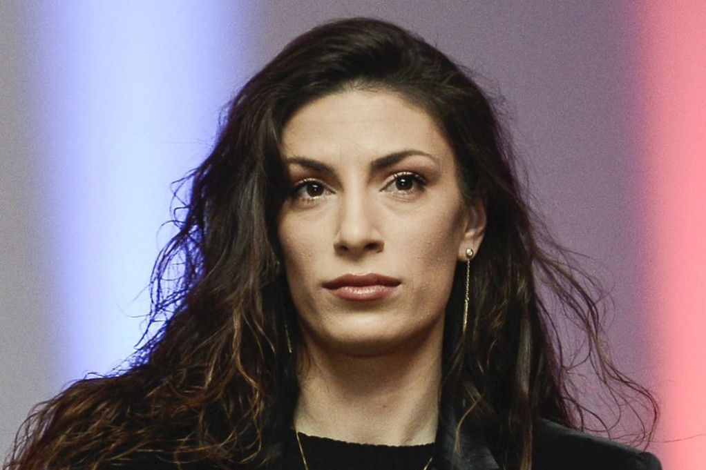 Ivana Španović bez ustručavanja: Naravno da pijem rakiju! Ivana Španović bez ustručavanja: Naravno da pijem rakiju!