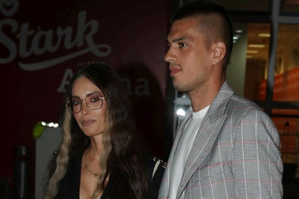 Mirka o Vujadinu ne štedi reči: Nije mi prijatno, moglo je i bez ovoga... Mirka o Vujadinu ne štedi reči: Nije mi prijatno, moglo je i bez ovoga...