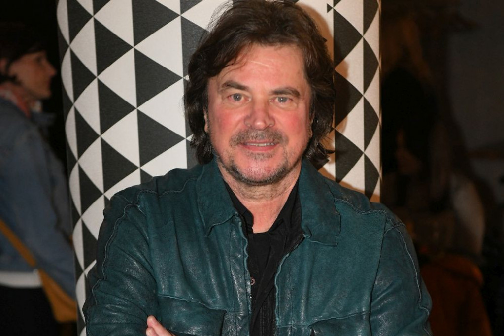 Za njim je ludela cela Jugoslavija, a on 45 godina voli jednu ženu: Upoznajte prelepu Marijanu, suprugu Alena Islamovića (FOTO) Za njim je ludela cela Jugoslavija, a on 45 godina voli jednu ženu: Upoznajte prelepu Marijanu, suprugu Alena Islamovića (FOTO)