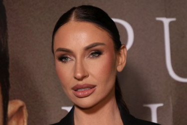 Jedan odevni komad čini dobar autfit: Katarina Živković ponovo ukrala šou (FOTO) Jedan odevni komad čini dobar autfit: Katarina Živković ponovo ukrala šou (FOTO)
