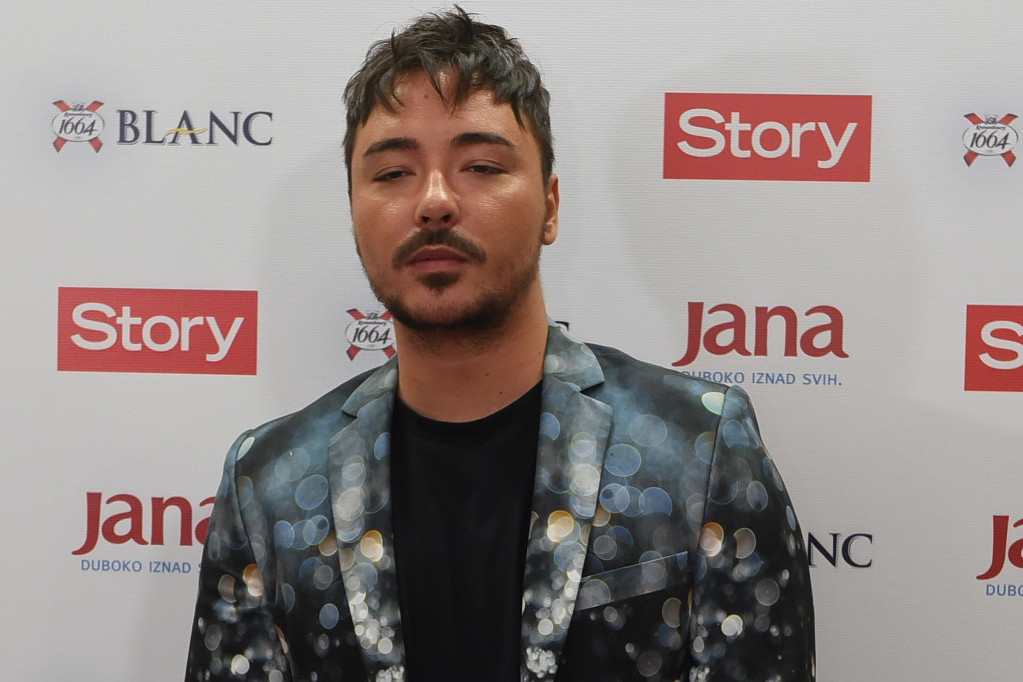 Uželeo se luksuza! Milan Stanković napustio manastir, otkrivena lokacija na kojoj je i nije ni nalik monaškom životu (FOTO) Uželeo se luksuza! Milan Stanković napustio manastir, otkrivena lokacija na kojoj je i nije ni nalik monaškom životu (FOTO)