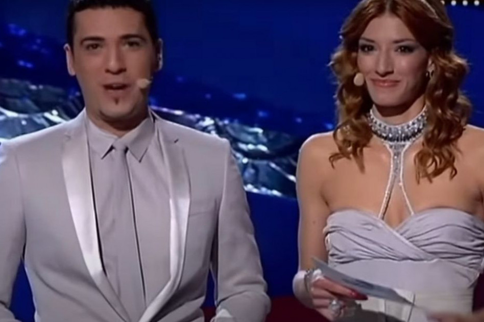 Prelomio sam kad sam video šta drži u kaseti od kola: Ovako je počela ljubav Jovane i Željka Joksimovića Prelomio sam kad sam video šta drži u kaseti od kola: Ovako je počela ljubav Jovane i Željka Joksimovića