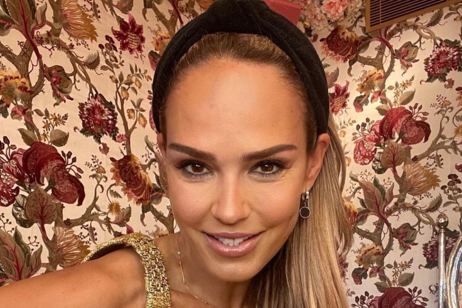 Sutra puni 54, a napravila lom u Minhenu! Marijana Mateus u dekolteu koji je ostavio sve bez teksta FOTO Sutra puni 54, a napravila lom u Minhenu! Marijana Mateus u dekolteu koji je ostavio sve bez teksta FOTO