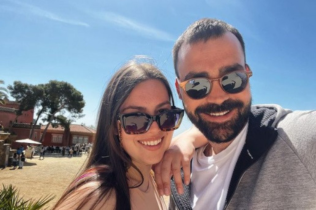 Miodrag Radonjić po drugi put postao otac! Milica mu je podarila još jednog sina, o imenu se već priča (FOTO) Miodrag Radonjić po drugi put postao otac! Milica mu je podarila još jednog sina, o imenu se već priča (FOTO)