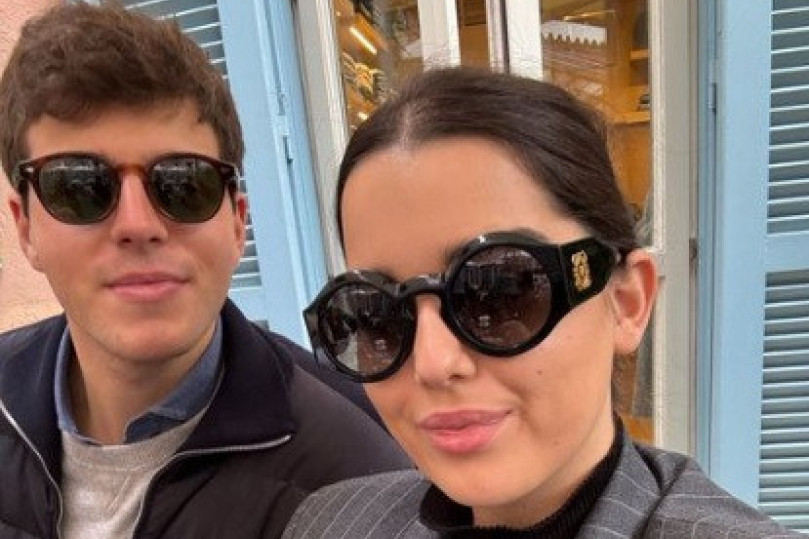 Najmlađa ćerka Željka Mitrovića oglasila se predivnim povodom: Dečko sve vreme uz nju (FOTO) Najmlađa ćerka Željka Mitrovića oglasila se predivnim povodom: Dečko sve vreme uz nju (FOTO)