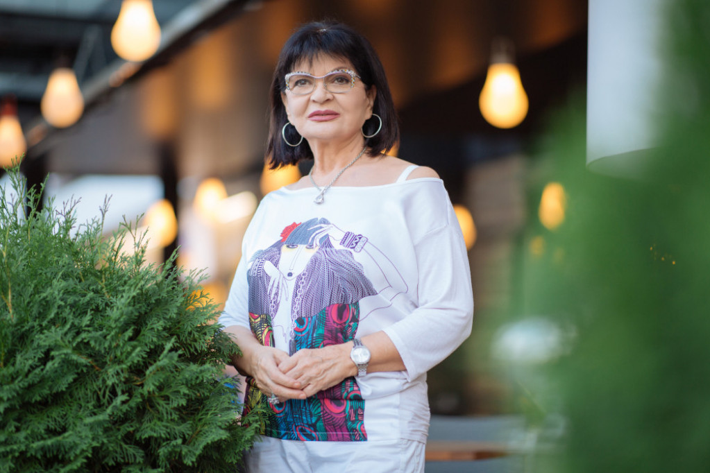 Makni tu kafu i sad ćeš imati 20 odsto manju platu zbog ovoga: Nada Obrić kaznila kućnu pomoćnicu Makni tu kafu i sad ćeš imati 20 odsto manju platu zbog ovoga: Nada Obrić kaznila kućnu pomoćnicu