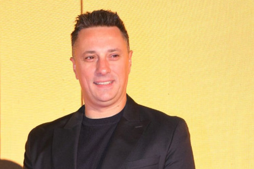 Andriju nikada niste videli u ovakvom izdanju, ali bukvalno! Šarmantan je i kao žena! Andriju nikada niste videli u ovakvom izdanju, ali bukvalno! Šarmantan je i kao žena!