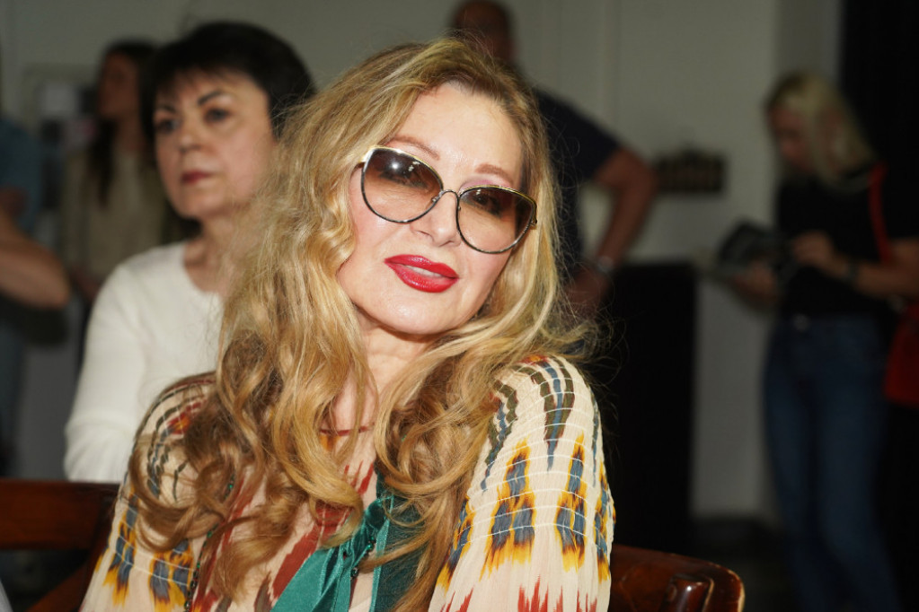 Jedina fotografija Danice Maksimović i Todora Lolića sa sinom: Emocije se ne mogu rečima opisati Jedina fotografija Danice Maksimović i Todora Lolića sa sinom: Emocije se ne mogu rečima opisati