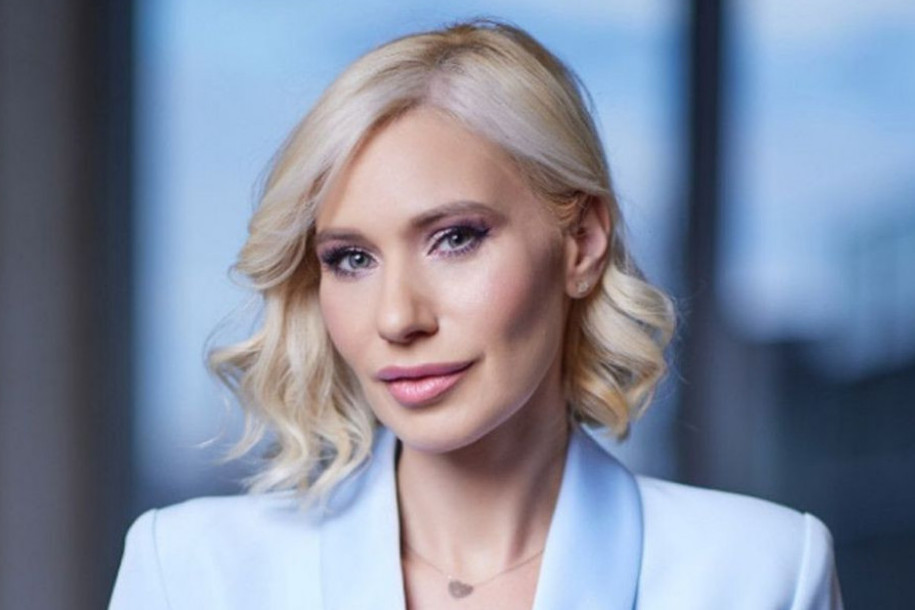 Šta je sve Marija Veljković promenila na licu? Pogledajte fotku od pre deset godina