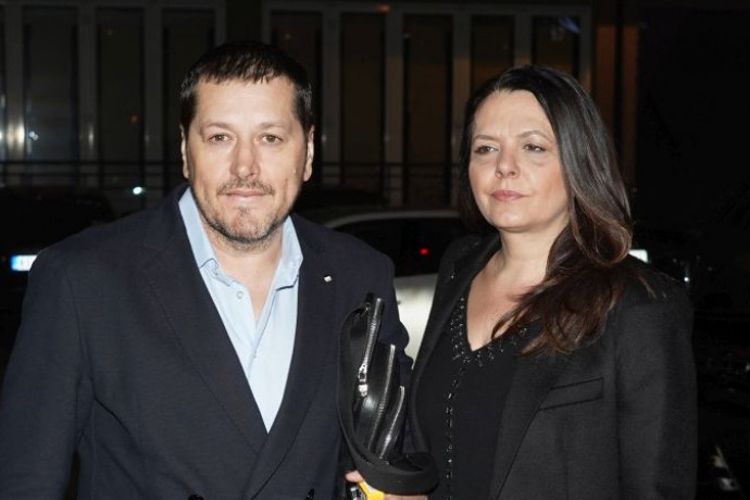 Supruga Aca Pejovića večeras slavi rođendan! Nikada ne biste pogodili koliko je mlađa od njega (FOTO) Supruga Aca Pejovića večeras slavi rođendan! Nikada ne biste pogodili koliko je mlađa od njega (FOTO)