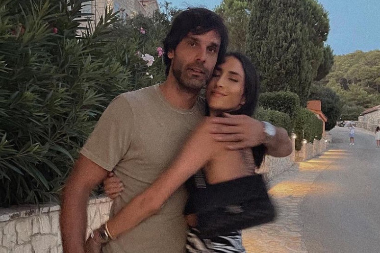 Sigurno ne kao druga deca: Evo kako letuju naslednici Jelisavete Orašanin i Miloša Teodosića (FOTO) Sigurno ne kao druga deca: Evo kako letuju naslednici Jelisavete Orašanin i Miloša Teodosića (FOTO)