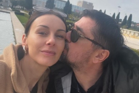 Nikad viđeni delovi imanja Vojina i Slobode: Sad je jasno zašto su baš tu sazidali kuću (FOTO) Nikad viđeni delovi imanja Vojina i Slobode: Sad je jasno zašto su baš tu sazidali kuću (FOTO)