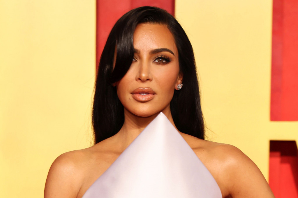 Bez lampiona, mašni i spektakularne dekoracije: Ovako je Kim Kardašijan ukrasila svoj dom za predstojeće praznike