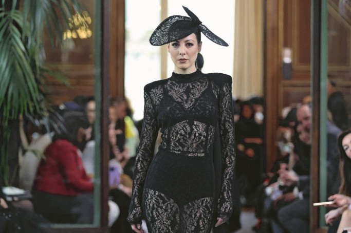 Francuski mediji oduševljeni “Serbia Fashion Week”-om na “Paris Fashion Week-u”: Budućnost mode će možda biti ispisana ćirilicom Francuski mediji oduševljeni “Serbia Fashion Week”-om na “Paris Fashion Week-u”: Budućnost mode će možda biti ispisana ćirilicom