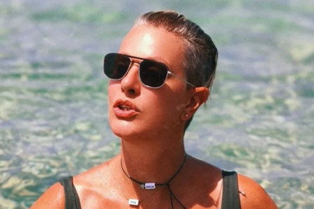 Ponosno i bez stida: Tijana Dapčević se skinula u tigrasti bikini, evo kako izgleda na pragu šeste decenije FOTO