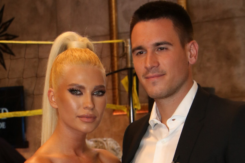 Dok Novak uživa u vili u Marbelji, evo u kakvom stanu žive njegov brat, snaja i bratanac u Dubaiju (FOTO) Dok Novak uživa u vili u Marbelji, evo u kakvom stanu žive njegov brat, snaja i bratanac u Dubaiju (FOTO)