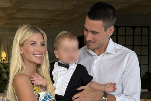 Nakon šest meseci tišine oglasila se Saška Đoković: Povod je prelep (FOTO) Nakon šest meseci tišine oglasila se Saška Đoković: Povod je prelep (FOTO)