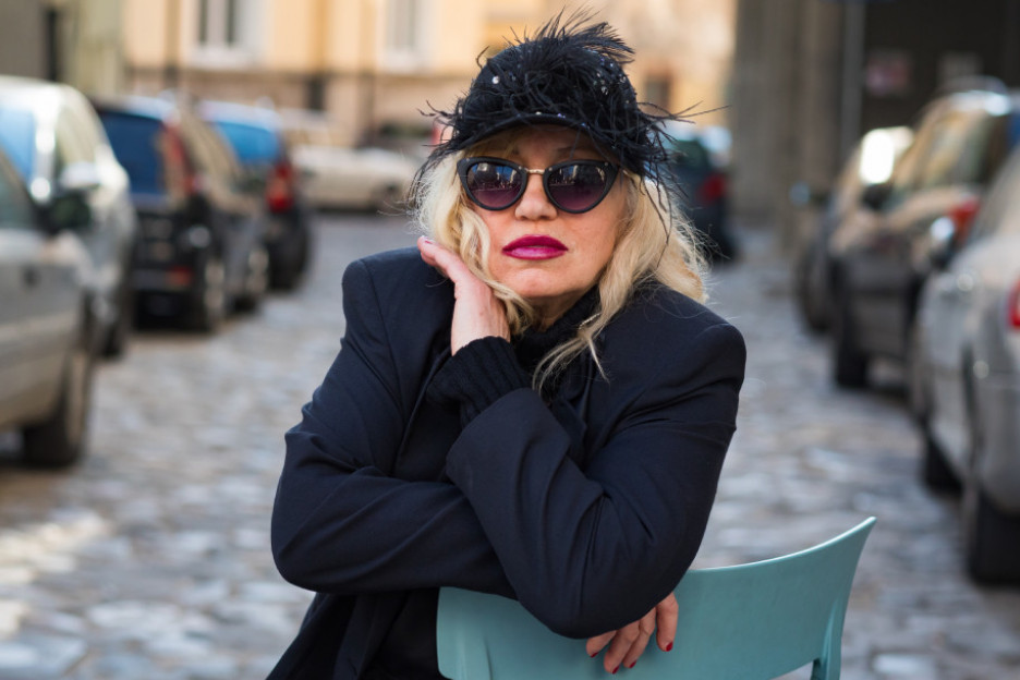 Ima stan na Kosančiću, kuću u Crnoj Gori, ali vikendica Nade Topčagić na Tari je čarobna Ima stan na Kosančiću, kuću u Crnoj Gori, ali vikendica Nade Topčagić na Tari je čarobna