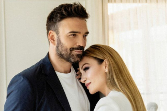 Komšije razvezale jezik pa otkrile kako se zaista Ivan i Jelena ponašaju iza zatvorenih vrata: On stalno žuri, a ona... Komšije razvezale jezik pa otkrile kako se zaista Ivan i Jelena ponašaju iza zatvorenih vrata: On stalno žuri, a ona...