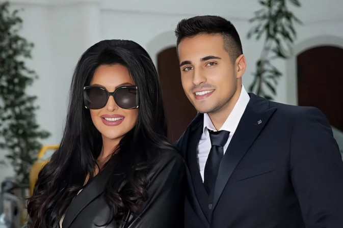 Mama i tata mu imaju milione, ali on ne sedi u stolici porodične firme: Evo šta studira sin Dragane Mirković Mama i tata mu imaju milione, ali on ne sedi u stolici porodične firme: Evo šta studira sin Dragane Mirković