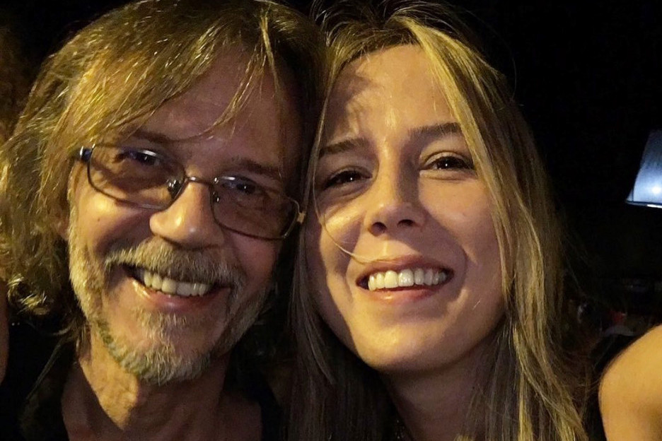 Kuća Žike Todorovića u Crnoj Gori je san snova: Deli je sa sestrom Danom koja medije izbegava (FOTO) Kuća Žike Todorovića u Crnoj Gori je san snova: Deli je sa sestrom Danom koja medije izbegava (FOTO)