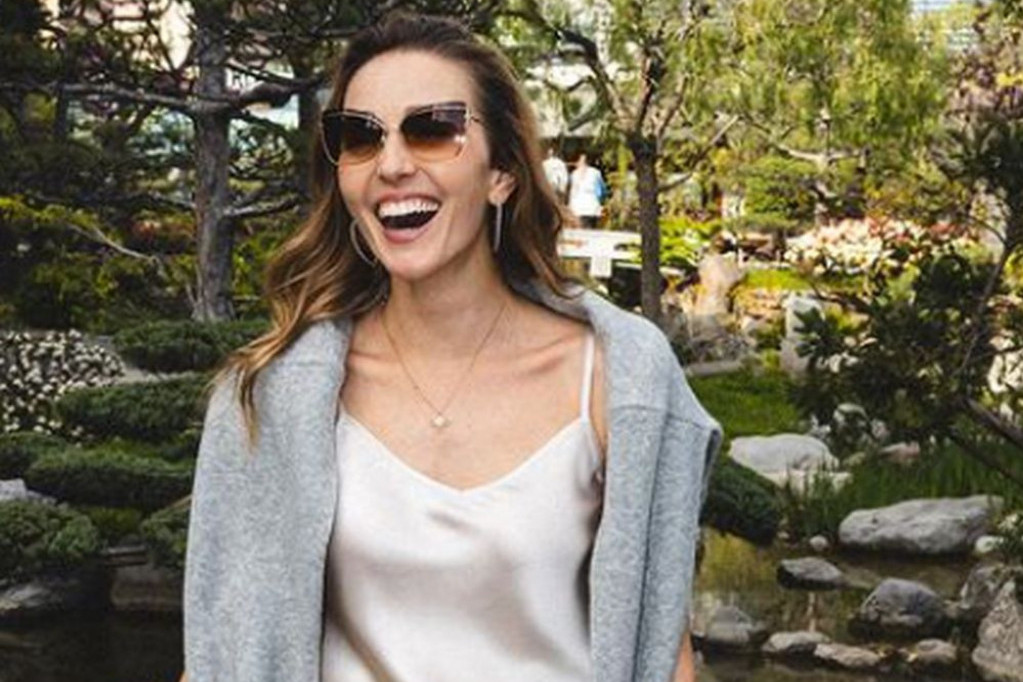 Savršeno prolećno izdanje Jelene Đoković: Farmerke ne stoje nikome dobro kao njoj (FOTO) Savršeno prolećno izdanje Jelene Đoković: Farmerke ne stoje nikome dobro kao njoj (FOTO)