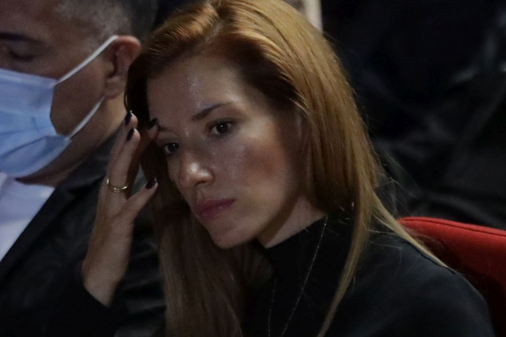 Jovana Joksimović otkrila kakav problem ima sa bliznakinjama: Geni su čudo (FOTO) Jovana Joksimović otkrila kakav problem ima sa bliznakinjama: Geni su čudo (FOTO)