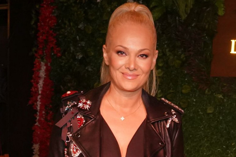 Lepša od Barbike! Ilda Šaulić prošetala odelo koje želi baš svaka žena (FOTO) Lepša od Barbike! Ilda Šaulić prošetala odelo koje želi baš svaka žena (FOTO)