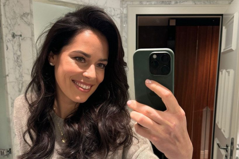 Ana Ivanović Ženevom prošetala u obući za koju se verovalo da je izašla iz mode: Taj print i ta koža…(FOTO) Ana Ivanović Ženevom prošetala u obući za koju se verovalo da je izašla iz mode: Taj print i ta koža…(FOTO)