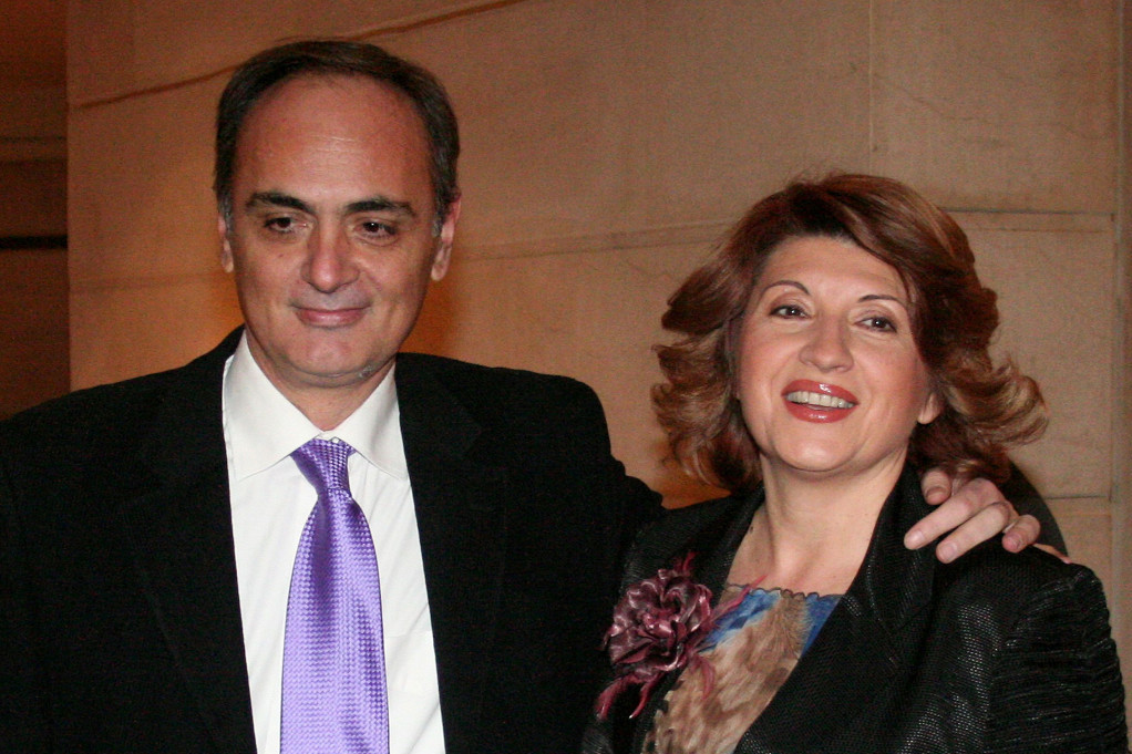 Bilja Jevtić i Aca Ilić uživaju na bazenu: Sin ih razotkrio Bilja Jevtić i Aca Ilić uživaju na bazenu: Sin ih razotkrio