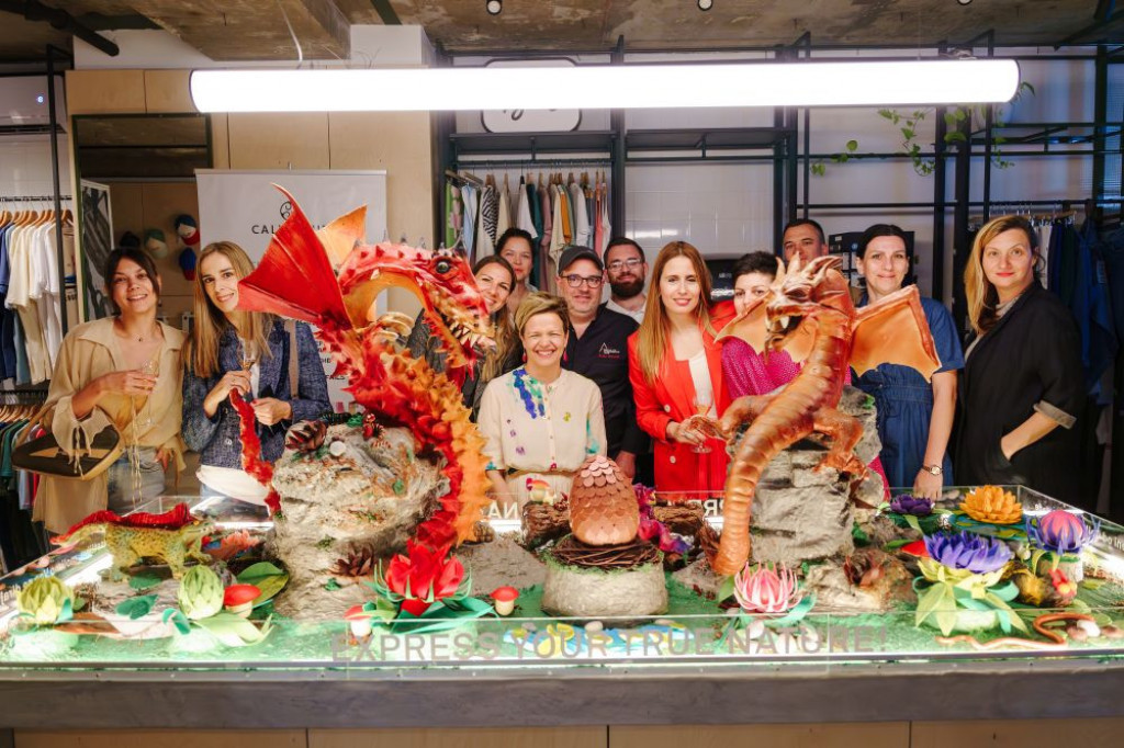 Humanitarna izložba čokoladnih figura Mandarina Cake Shopa Humanitarna izložba čokoladnih figura Mandarina Cake Shopa